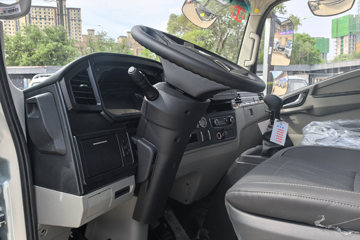 ����HOWOͳ˧ 2.4L���� 165���� ��ʿ��8�� 3.85���Ű��դʽ�ῨͼƬ