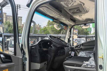 ����HOWOͳ˧ 2.4L���� 165���� ��ʿ��8�� 3.85���Ű��դʽ�ῨͼƬ