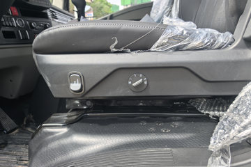 ����HOWOͳ˧ 2.4L���� 165���� ��ʿ��8�� 3.85���Ű��դʽ�ῨͼƬ