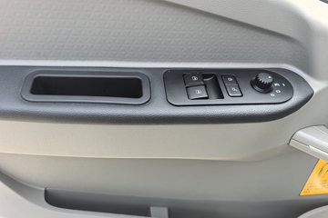 ����HOWOͳ˧ 2.4L���� 165���� ��ʿ��8�� 3.85���Ű��դʽ�ῨͼƬ