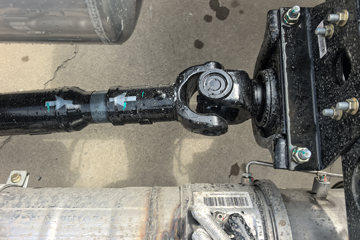 ����HOWOͳ˧ 2.4L���� 165���� ��ʿ��8�� 3.85���Ű��դʽ�ῨͼƬ