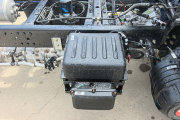 ����HOWOͳ˧ 2.4L���� 165���� ��ʿ��8�� 3.85���Ű��դʽ�ῨͼƬ