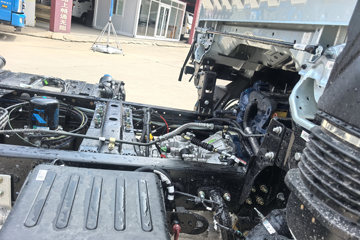 ����HOWOͳ˧ 2.4L���� 165���� ��ʿ��8�� 3.85���Ű��դʽ�ῨͼƬ