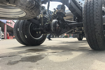 ����HOWOͳ˧ 2.4L���� 165���� ��ʿ��8�� 3.85���Ű��դʽ�ῨͼƬ