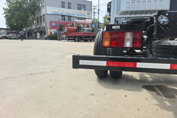����HOWOͳ˧ 2.4L���� 165���� ��ʿ��8�� 3.85���Ű��դʽ�ῨͼƬ