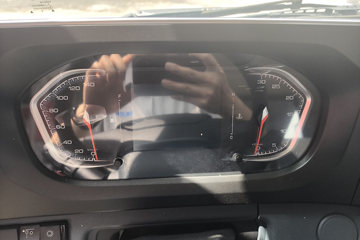 ������������M3V 6.9L���� 330���� 6X4 ��ʿ��10�� 5.2����ж��ͼƬ