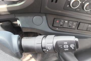 ������������M3V 6.9L���� 330���� 6X4 ��ʿ��10�� 5.2����ж��ͼƬ