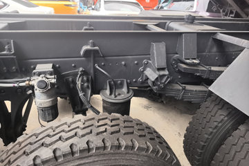 ������������M3V 6.9L���� 330���� 6X4 ��ʿ��10�� 5.2����ж��ͼƬ