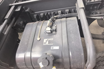 ������������M3V 6.9L���� 330���� 6X4 ��ʿ��10�� 5.2����ж��ͼƬ
