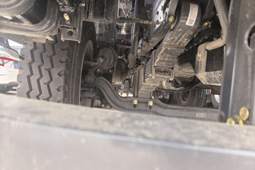������������M3V 6.9L���� 330���� 6X4 ��ʿ��10�� 5.2����ж��ͼƬ