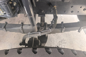 ������������M3V 6.9L���� 330���� 6X4 ��ʿ��10�� 5.2����ж��ͼƬ