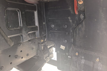 ������������M3V 6.9L���� 330���� 6X4 ��ʿ��10�� 5.2����ж��ͼƬ