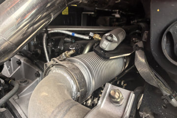 ������������M3V 6.9L���� 330���� 6X4 ��ʿ��10�� 5.2����ж��ͼƬ
