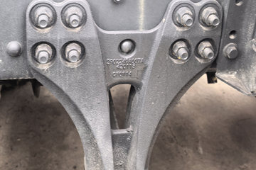 ������������M3V 6.9L���� 330���� 6X4 ��ʿ��10�� 5.2����ж��ͼƬ