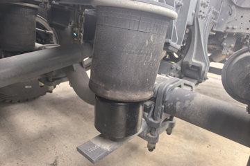 ������������M3V 6.9L���� 330���� 6X4 ��ʿ��10�� 5.2����ж��ͼƬ