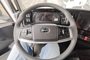 ���ǵ�Q3 6X4 ���綯ǣ���� ����452kWhͼƬ