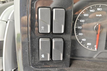���ǵ�Q3 6X4 ���綯ǣ���� ����452kWhͼƬ