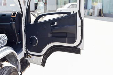 ����С����W17 1.6L���� 123���� ����5�� Һɲ 3.78���Ű�����΢��ͼƬ