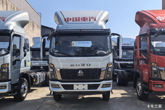 ����HOWOͳ˧ 2.5L���� 185���� �й�����12�� 4.15�׵�����ʽ�Ῠ