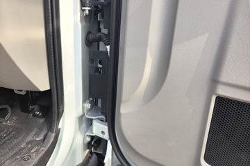 ����HOWO�Ῠͳ˧ 2.5L���� 180���� 12�� 4.15�׵��������ῨͼƬ