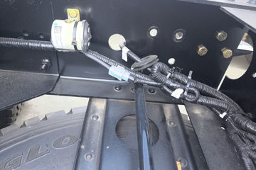 ����HOWO�Ῠͳ˧ 2.5L���� 180���� 12�� 4.15�׵��������ῨͼƬ