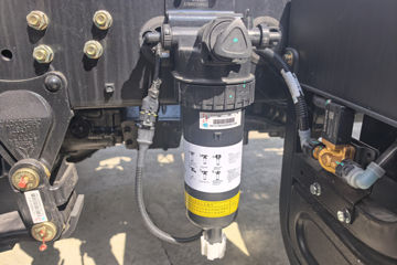 ����HOWO�Ῠͳ˧ 2.5L���� 180���� 12�� 4.15�׵��������ῨͼƬ