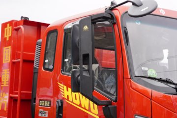 ����HOWO��ʿ 4.1L���� 200���� 4X2 ��ʿ��10�� 3.8���Ű���ж��ͼƬ
