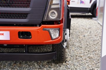 ����HOWO��ʿ 4.1L���� 200���� 4X2 ��ʿ��10�� 3.8���Ű���ж��ͼƬ