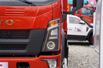 ����HOWO��ʿ 4.1L���� 200���� 4X2 ��ʿ��10�� 3.8���Ű���ж��ͼƬ