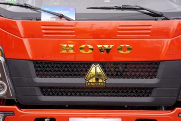����HOWO��ʿ 4.1L���� 200���� 4X2 ��ʿ��10�� 3.8���Ű���ж��ͼƬ