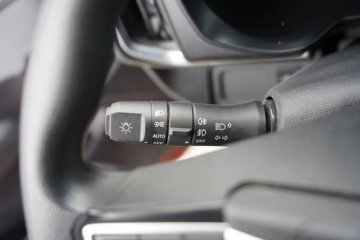 ����HOWO��ʿ 4.1L���� 200���� 4X2 ��ʿ��10�� 3.8���Ű���ж��ͼƬ
