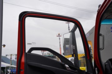 ����HOWO��ʿ 4.1L���� 200���� 4X2 ��ʿ��10�� 3.8���Ű���ж��ͼƬ