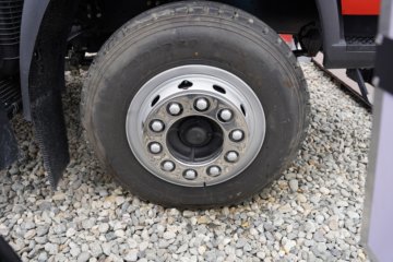 ����HOWO��ʿ 4.1L���� 200���� 4X2 ��ʿ��10�� 3.8���Ű���ж��ͼƬ