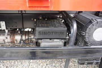 ����HOWO��ʿ 4.1L���� 200���� 4X2 ��ʿ��10�� 3.8���Ű���ж��ͼƬ