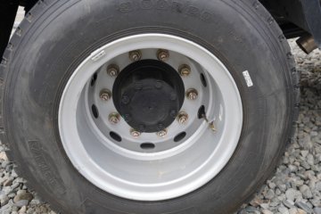 ����HOWO��ʿ 4.1L���� 200���� 4X2 ��ʿ��10�� 3.8���Ű���ж��ͼƬ