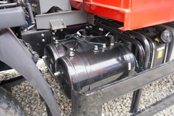 ����HOWO��ʿ 4.1L���� 200���� 4X2 ��ʿ��10�� 3.8���Ű���ж��ͼƬ
