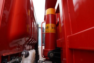 ����HOWO��ʿ 4.1L���� 200���� 4X2 ��ʿ��10�� 3.8���Ű���ж��ͼƬ
