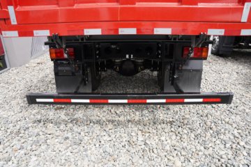 ����HOWO��ʿ 4.1L���� 200���� 4X2 ��ʿ��10�� 3.8���Ű���ж��ͼƬ