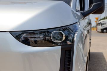 ����������3��8 ��Ծ�� Һɲ 3.8�׵��Ŵ��綯����΢�� ����ʱ��56kWhͼƬ