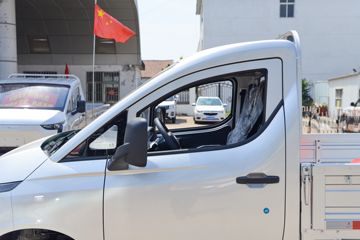 ����������С�� ��Ծ�� 3.355�׵��Ŵ��綯����΢�� ����ʱ��56kWhͼƬ