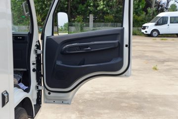 ����ȫ��˳�� ��׼�� 2.5L���� 136���� ������5�� 3.7�׵�����ʽ�ῨͼƬ