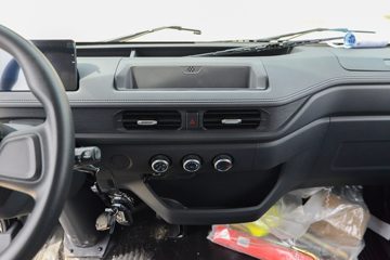 ����ȫ��˳�� ��׼�� 2.5L���� 136���� ������5�� 3.7�׵�����ʽ�ῨͼƬ