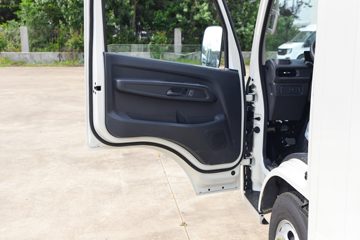 ����ȫ��˳�� ��׼�� 2.5L���� 136���� ������5�� 3.7�׵�����ʽ�ῨͼƬ