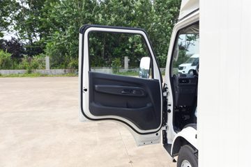 ����ȫ��˳�� ��׼�� 2.5L���� 136���� ������5�� 3.7�׵�����ʽ�ῨͼƬ