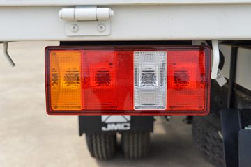 ����ȫ��˳�� ��׼�� 2.5L���� 136���� ������5�� 3.8���Ű������ῨͼƬ