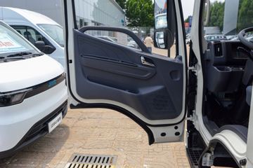�������� ����E·�� Max ���� ��ɲ 4.2�׵��Ŵ��綯��ʽ�Ῠ ����ʱ��140.41kWhͼƬ