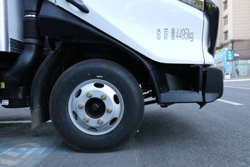 �ɵ�W7 2.5L���� 180���� ��ʿ��8�� 4.18�׵�����ʽ�ῨͼƬ