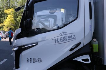 �ɵ�W7 2.5L���� 180���� ��ʿ��8�� 4.18�׵�����ʽ�ῨͼƬ
