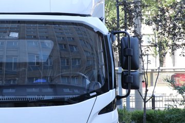 �ɵ�W7 2.5L���� 180���� ��ʿ��8�� 4.18�׵�����ʽ�ῨͼƬ