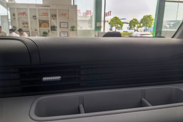 ���ǵ�T4 �Ƽ��� 3.99�׵��Ŵ��綯�����Ῠ ����62kWhͼƬ